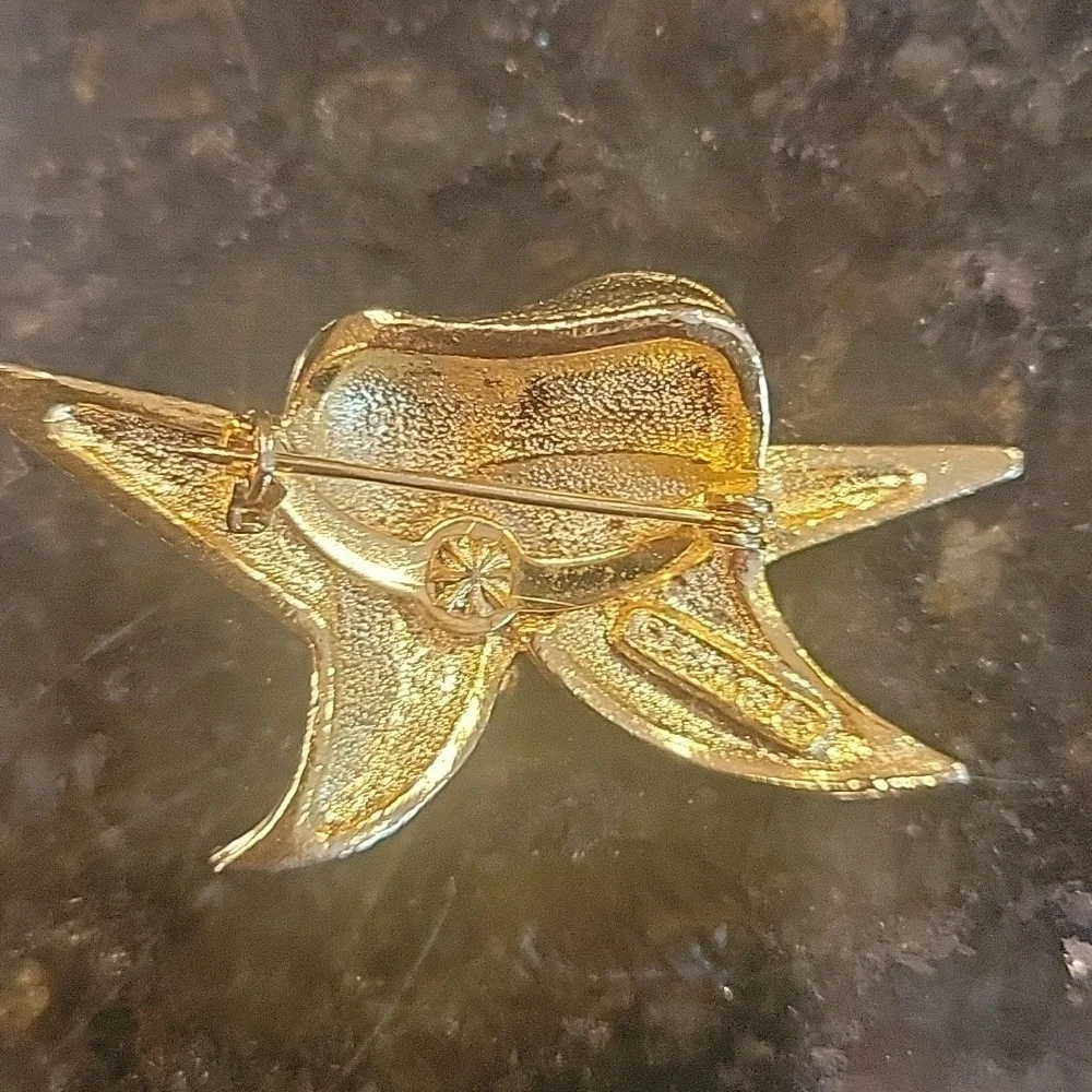 GERRY Signed Vintage Gold Tone Abstract Brooch